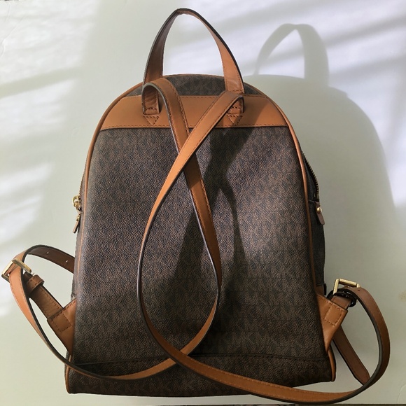 Michael Kors Large Backpack EUC - Picture 2 of 12